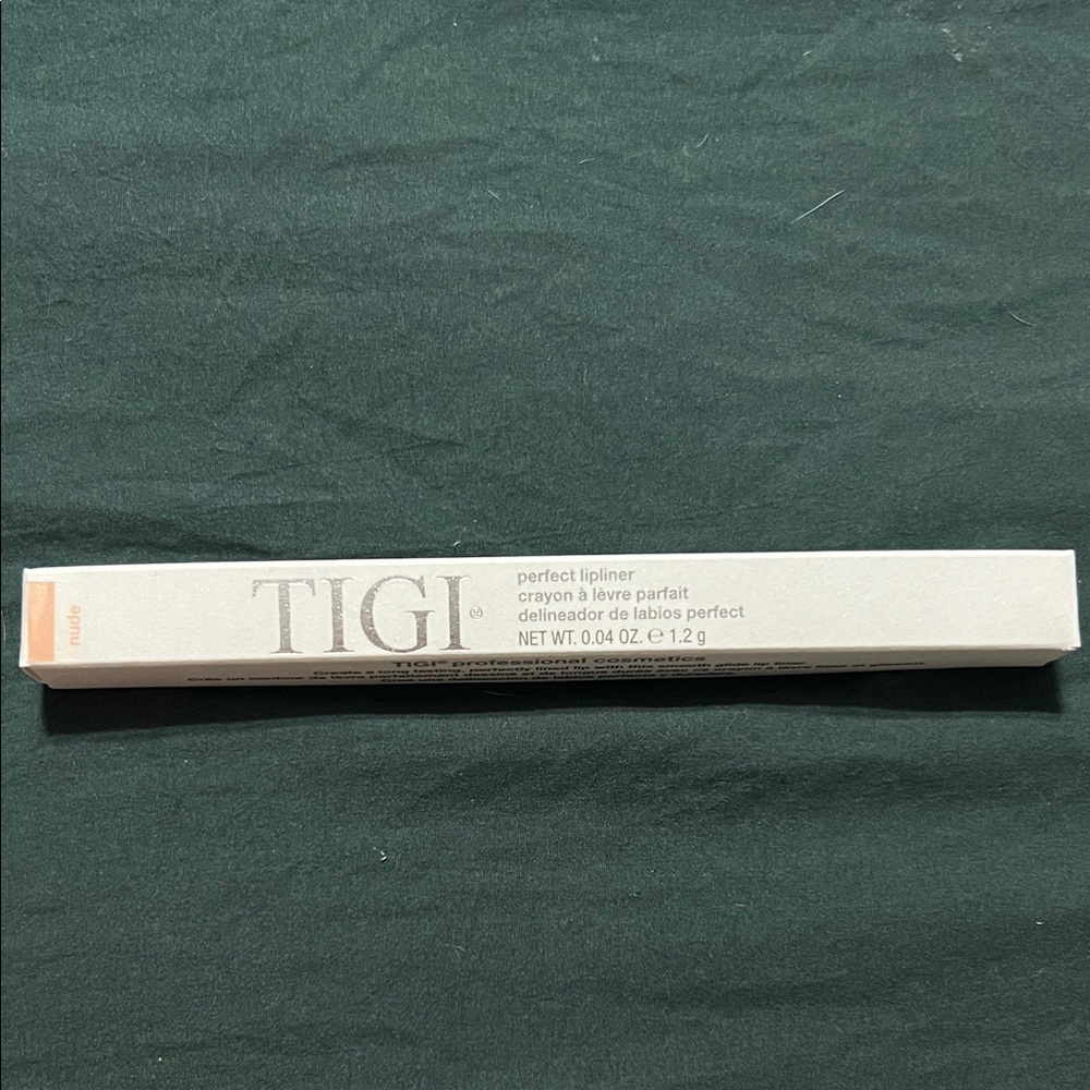 TIGI Lipliner in Elegant Cream Packaging